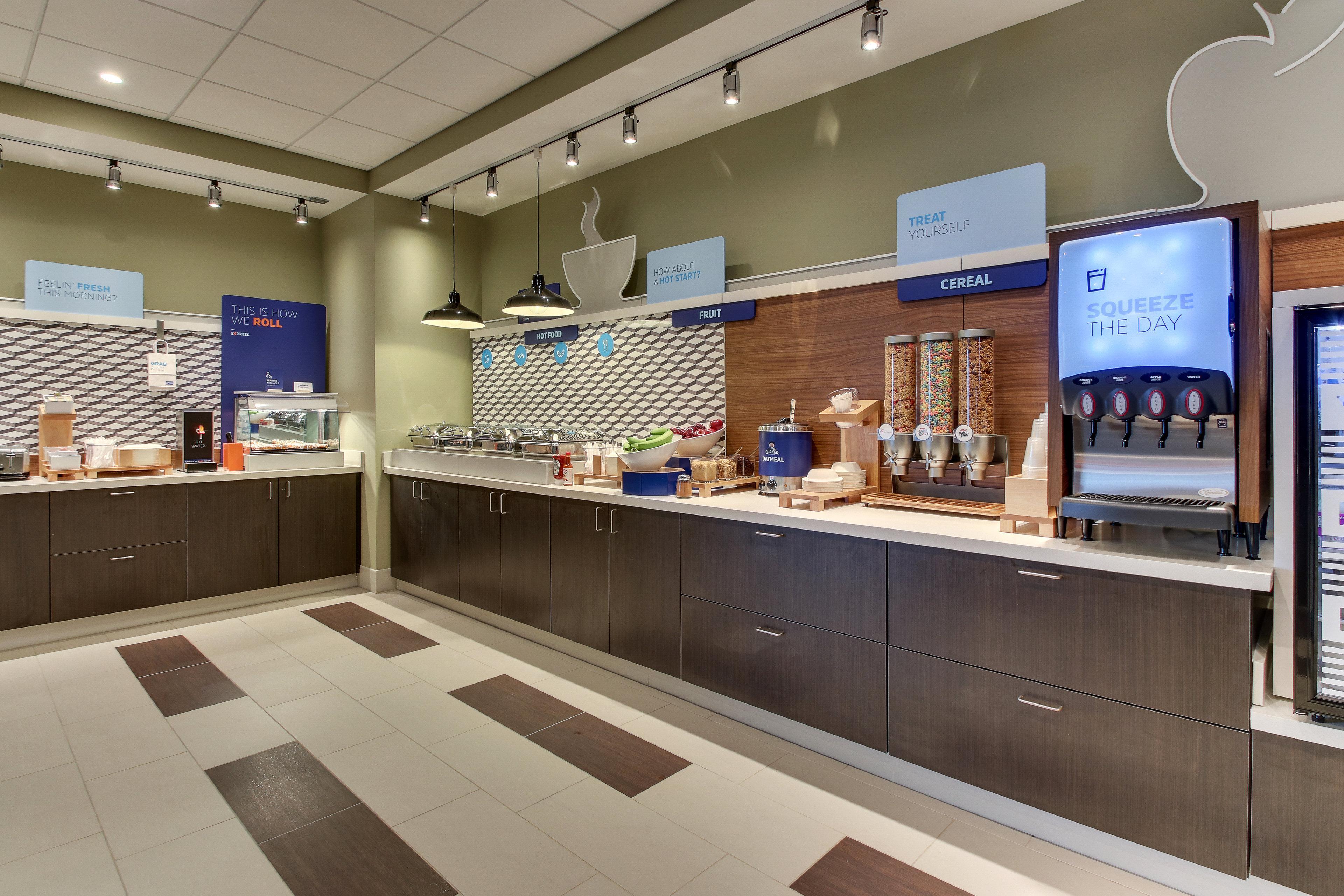Holiday Inn Express & Suites - Nashville Metrocenter Downtown By Ihg Exterior photo