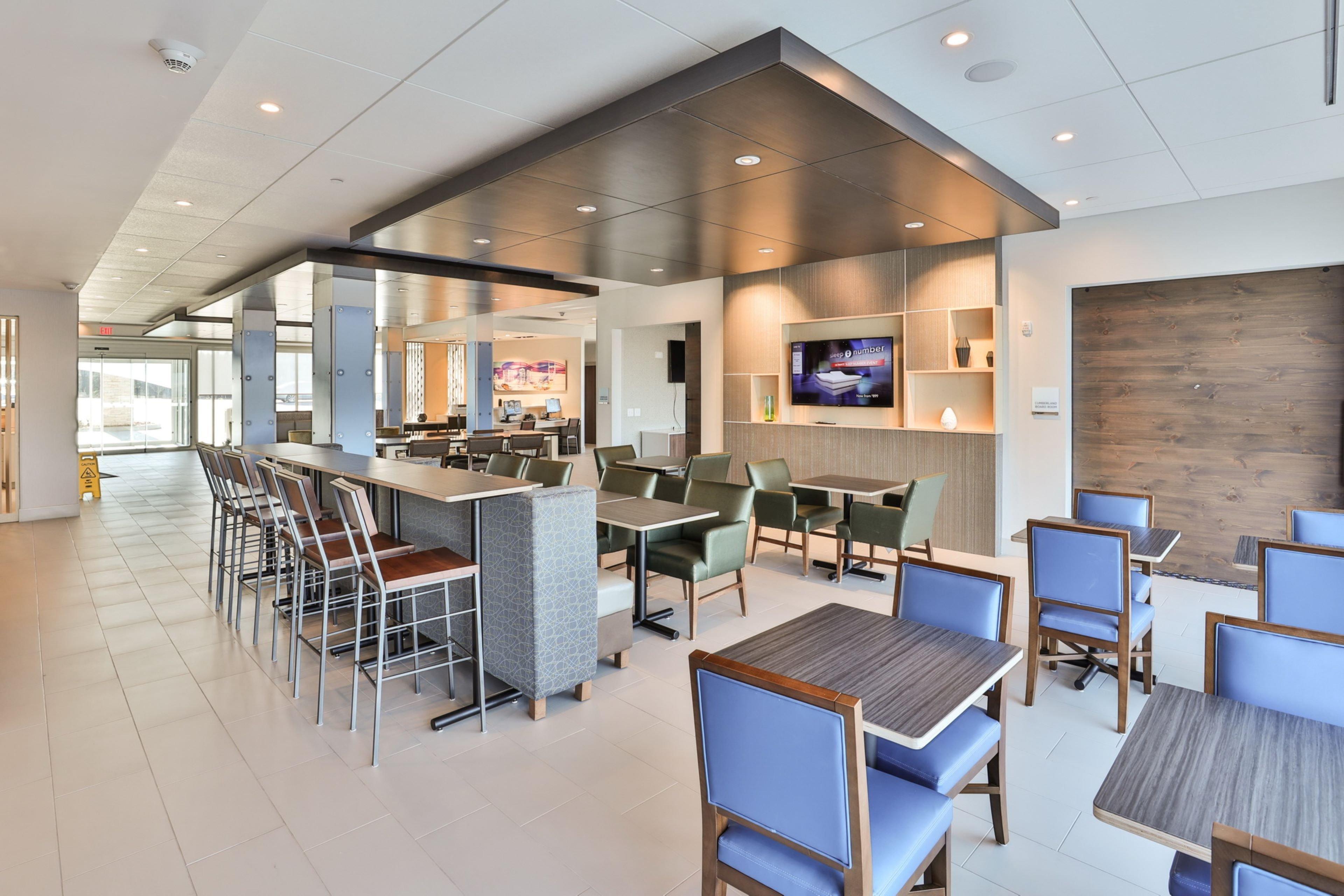 Holiday Inn Express & Suites - Nashville Metrocenter Downtown By Ihg Exterior photo